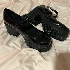 Seychelles Mary Jane platform size 8 black patent leather